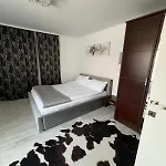 Luxus Airport Apartman *