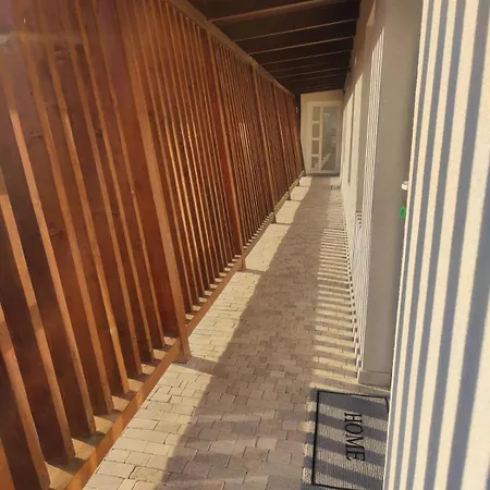 아파트 Luxus Airport