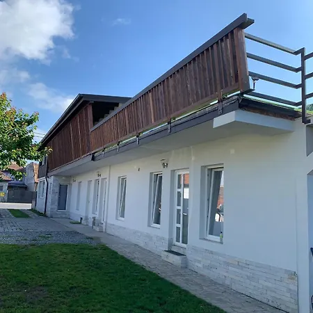 Luxus Airport Apartment *